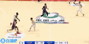 DB视讯官网哪有那么容易！沈梓捷快下接球转身要扣 法耶追防单臂钉板大帽！