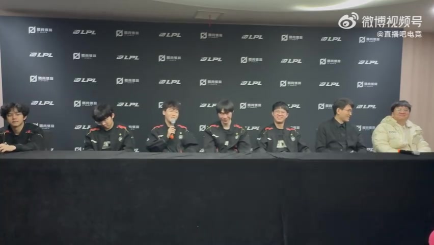 DG视讯官网平台Angel谈SOLO选盖伦原因：领队让我选的 面对近战英雄也不会吃亏