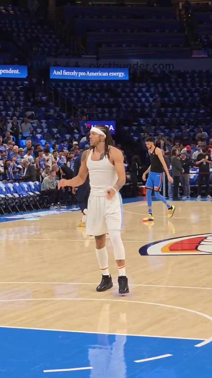 DB视讯官网Amick：戈登热身强度为轻量级 未有任何跑动 且没有进行腿筋拉伸